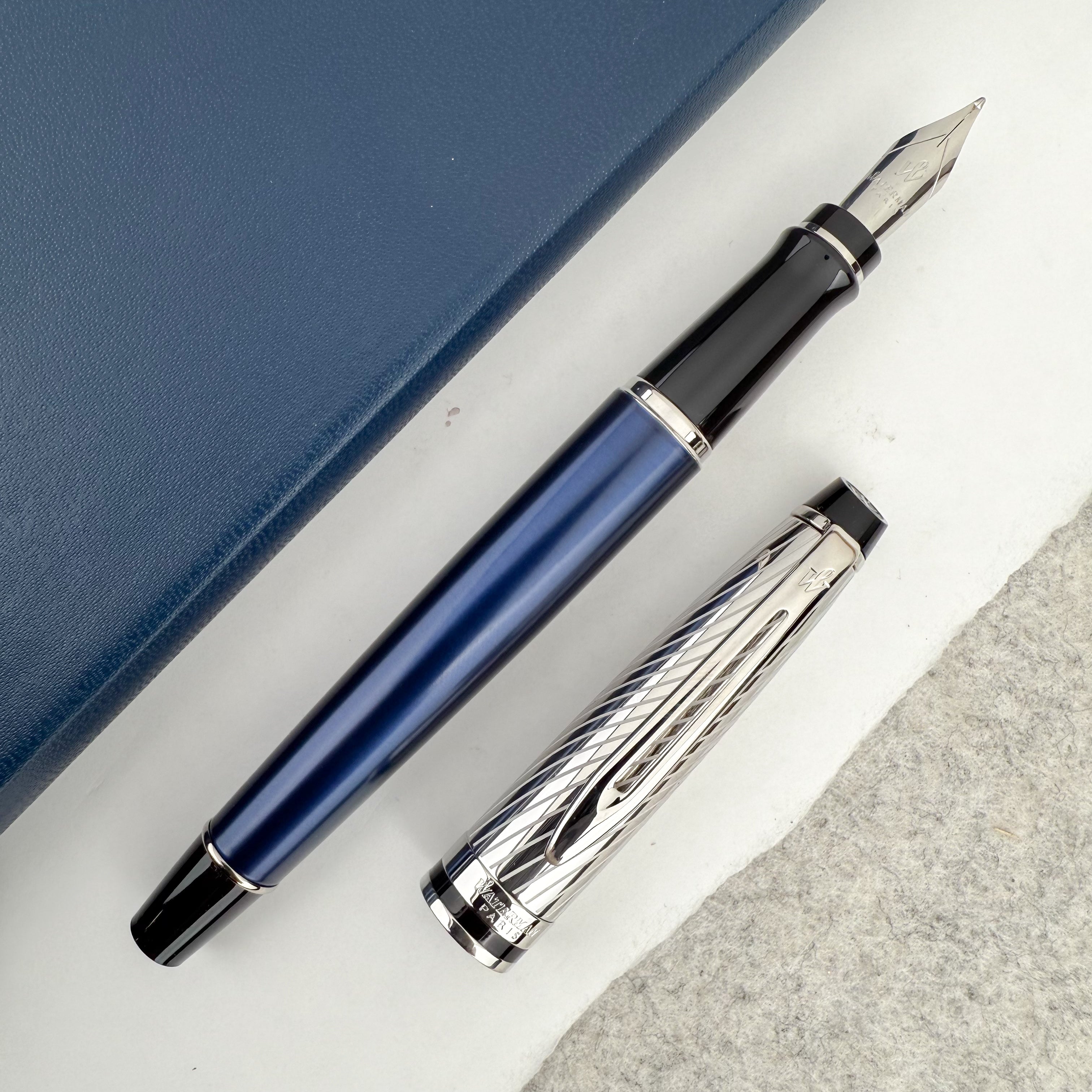 たけ3様　Waterman エキスパート デラックス ブルー Waterman Expert Deluxe Fountain Pen - Metallic Blue Lacquer