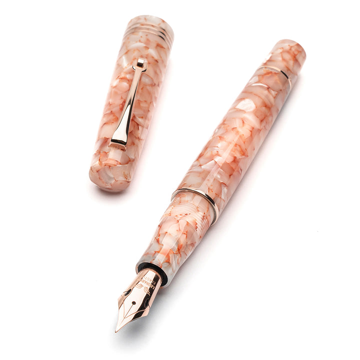 レオナルド モーメントゼロ ヌヴォラ 万年筆 (14Kニブ) EFローズゴールド Leonardo Momento Zero Fountain Pen - Angel Skin w/ Rose Gold Trim