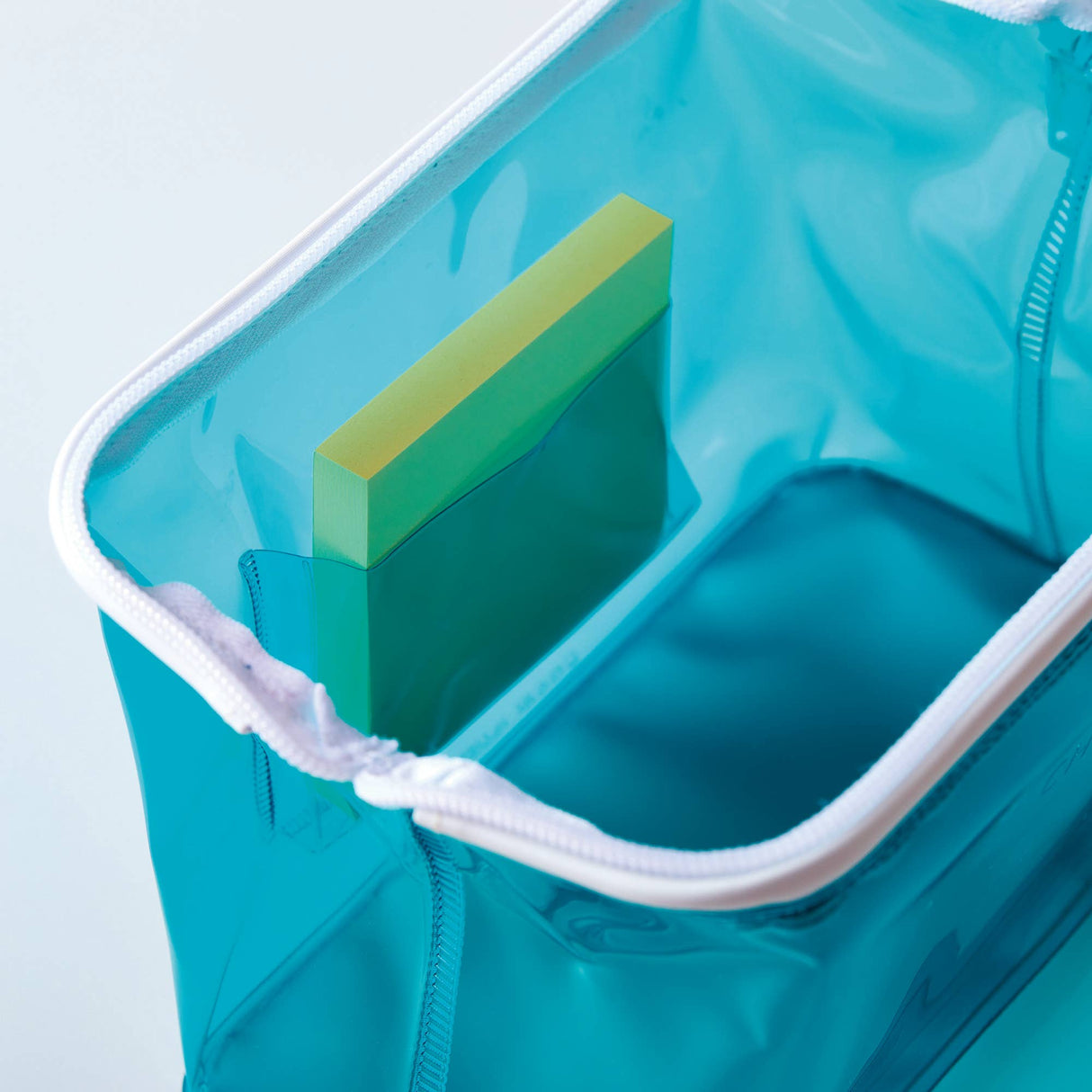 CHEERS! POP Color Clear Wired Pouch