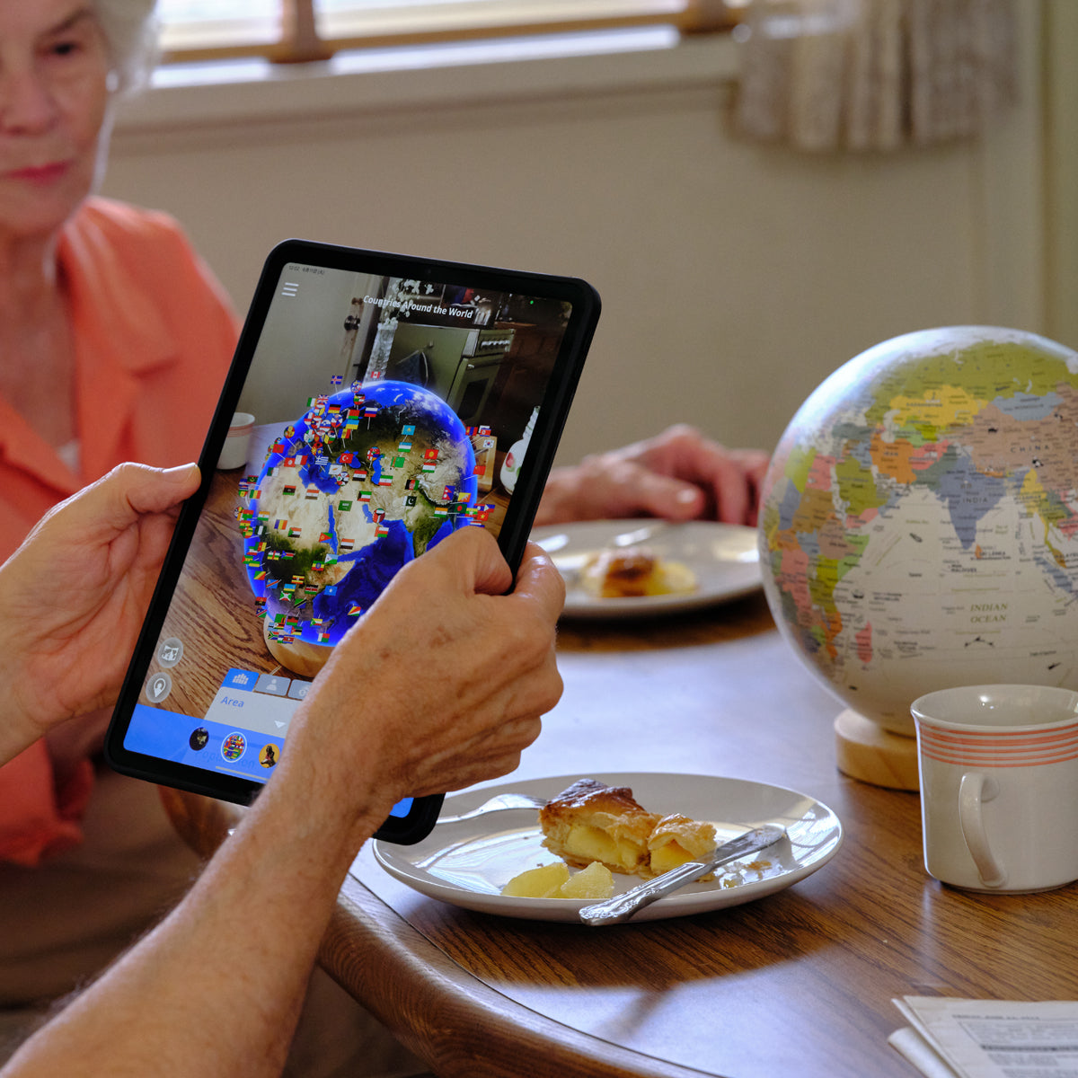 Hobonichi Globe 7.9 inch model