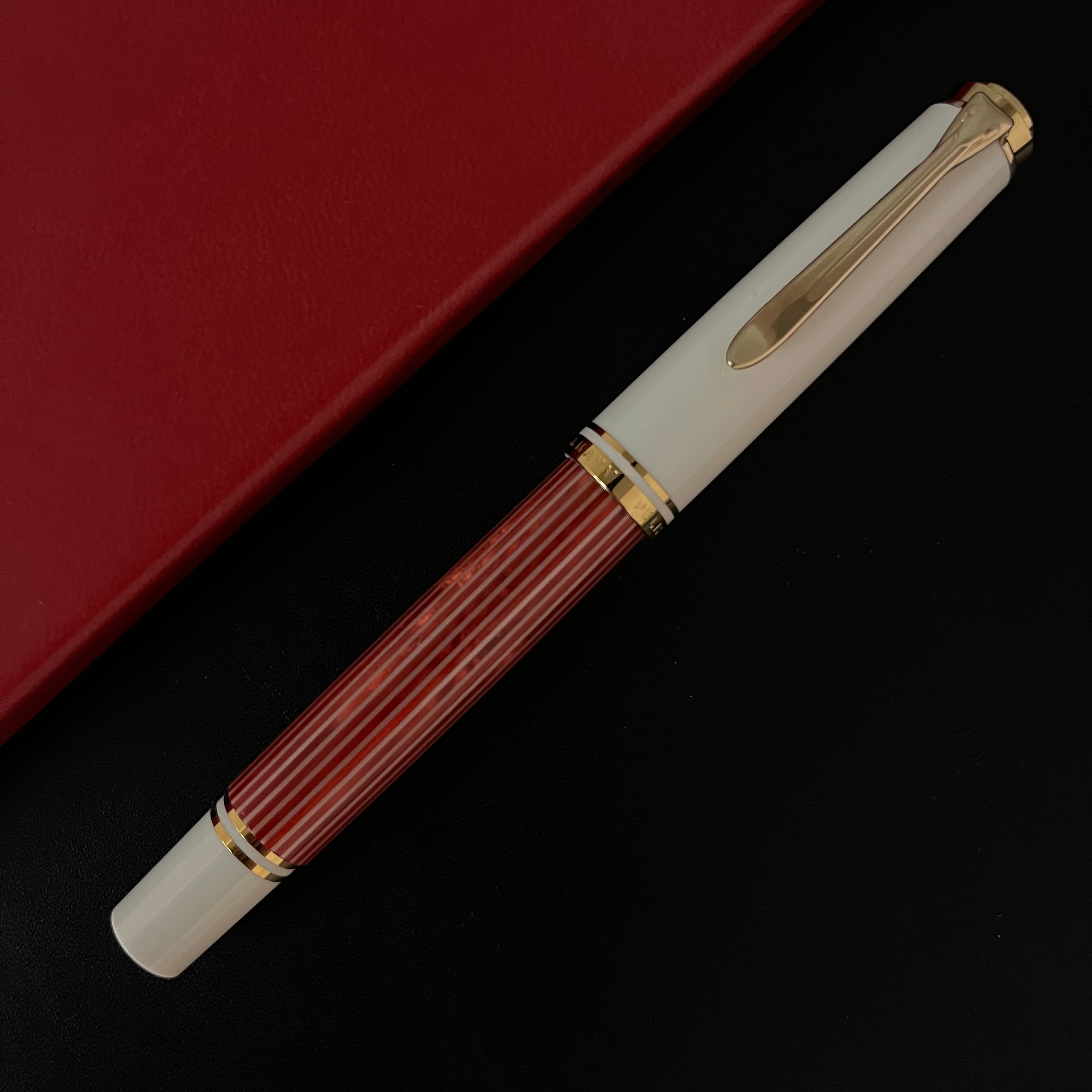 Pelikan Souveran M600 Fountain pen - Red / White (Special Edition