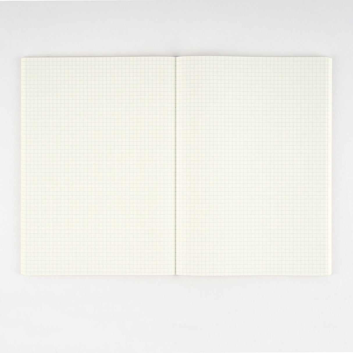Hobonichi Tomitaro Makino: Hobonichi Graph Notebook (A5) - Yamazakura