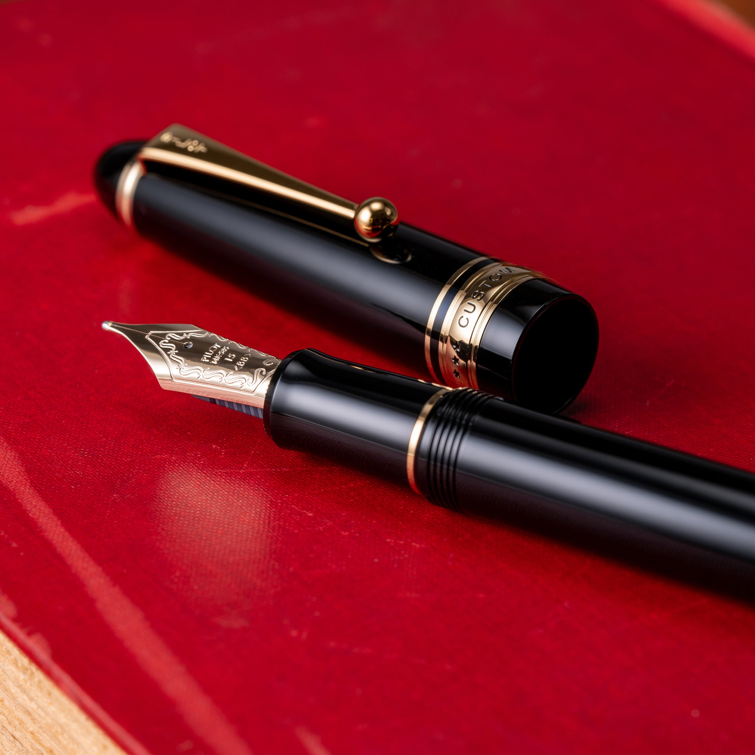 Pilot Custom 743 Fountain Pen - Black – Atlas Stationers