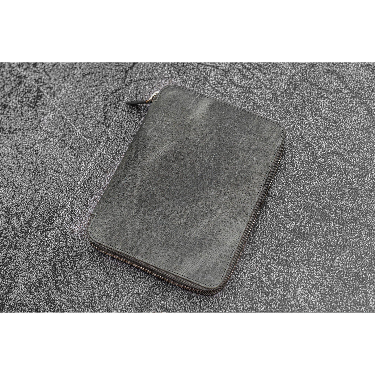 Galen Leather Zipped A5 Notebook Folio - Crazy Horse Smoky | Atlas Stationers.