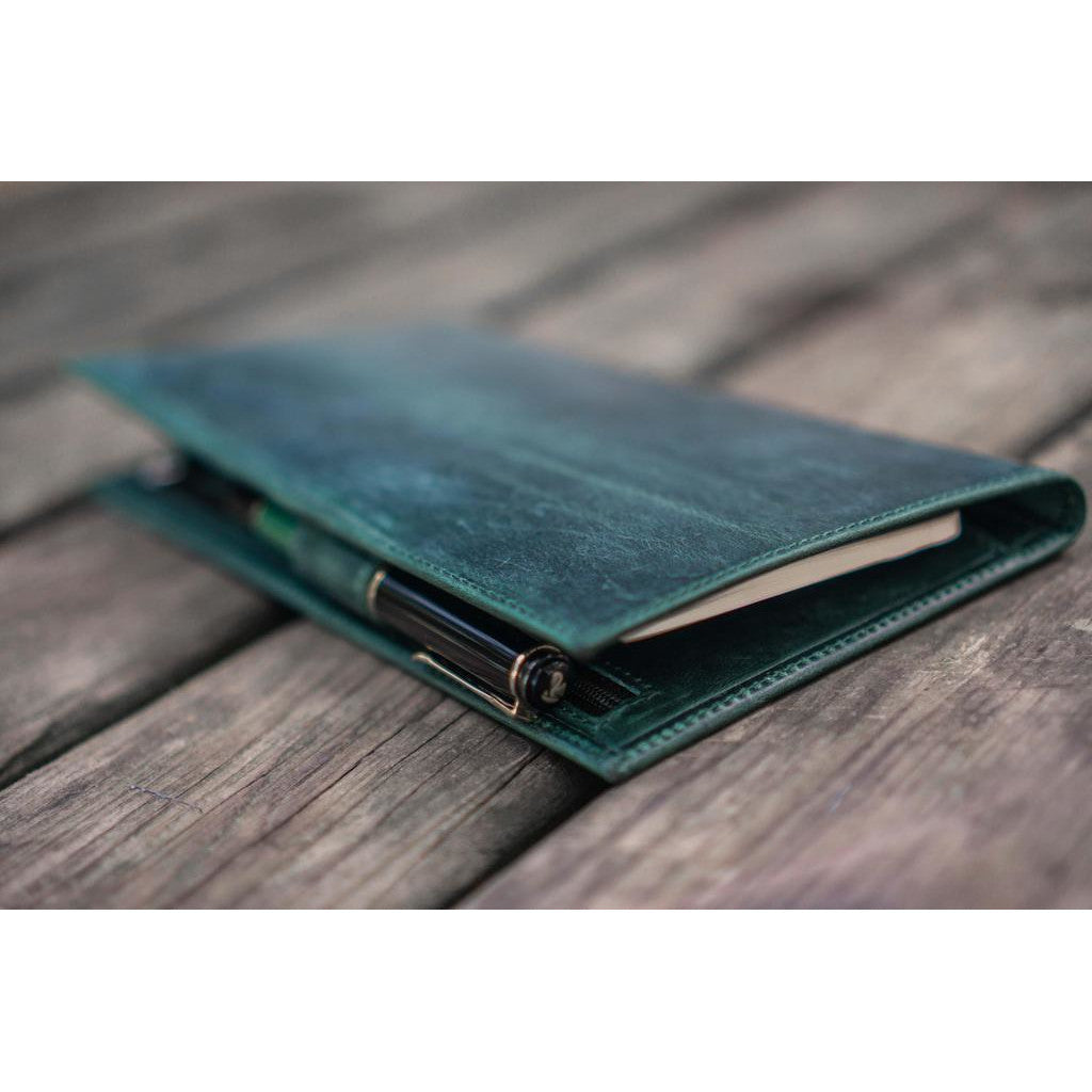 Galen Leather Traveler's Wallet Insert - Forest Green | Atlas Stationers.