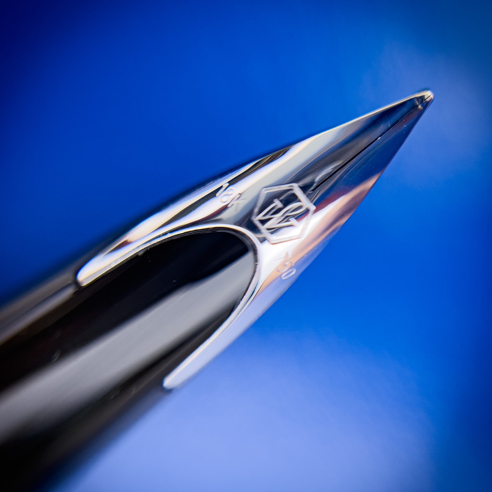 Waterman Carene Fountain Pen - L'essence du Bleu (Special Edition