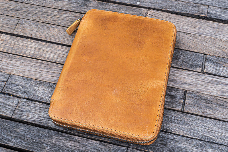 Galen Leather Zipped A5 Notebook Folio - Crazy Horse Honey Ochre | Atlas Stationers.