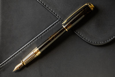 S.T. Dupont Line D Large Fountain Pen - Gold Dust (Special Edition) | Atlas Stationers.