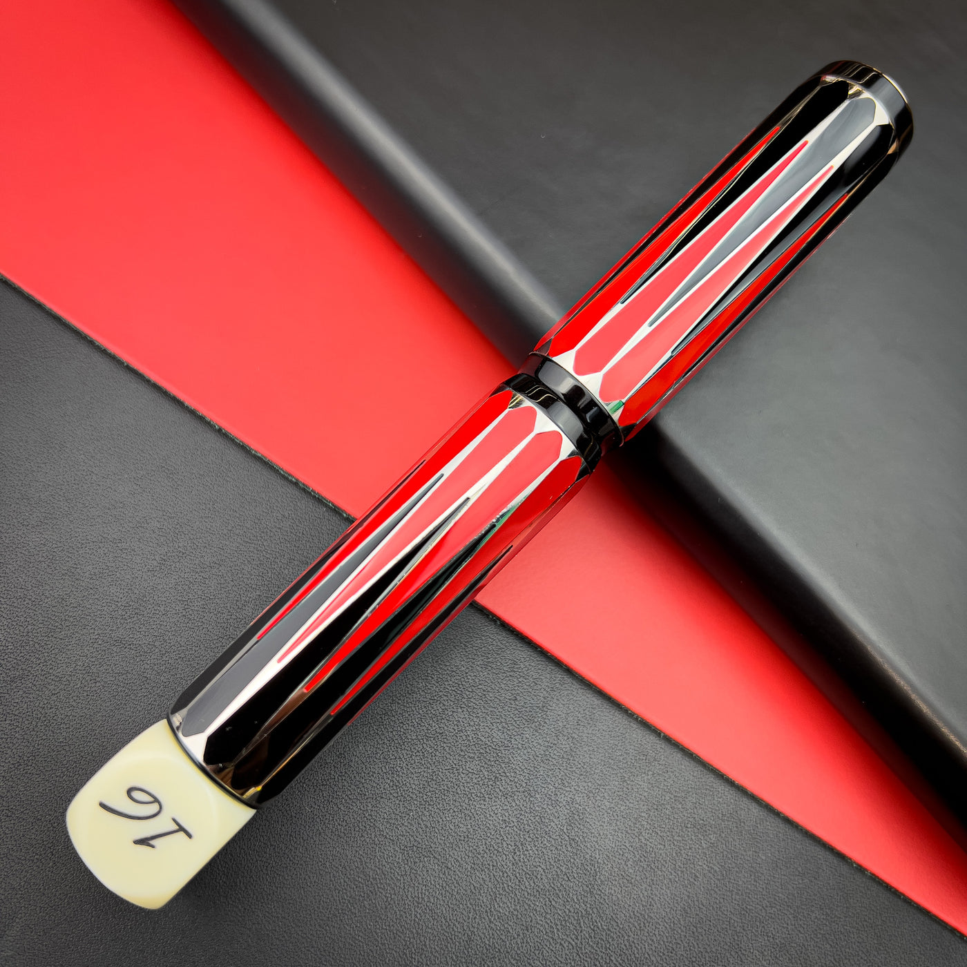 Visconti Backgammon w/ Doubling Cube Fountain Pen (Limited Edition) | Atlas Stationers.