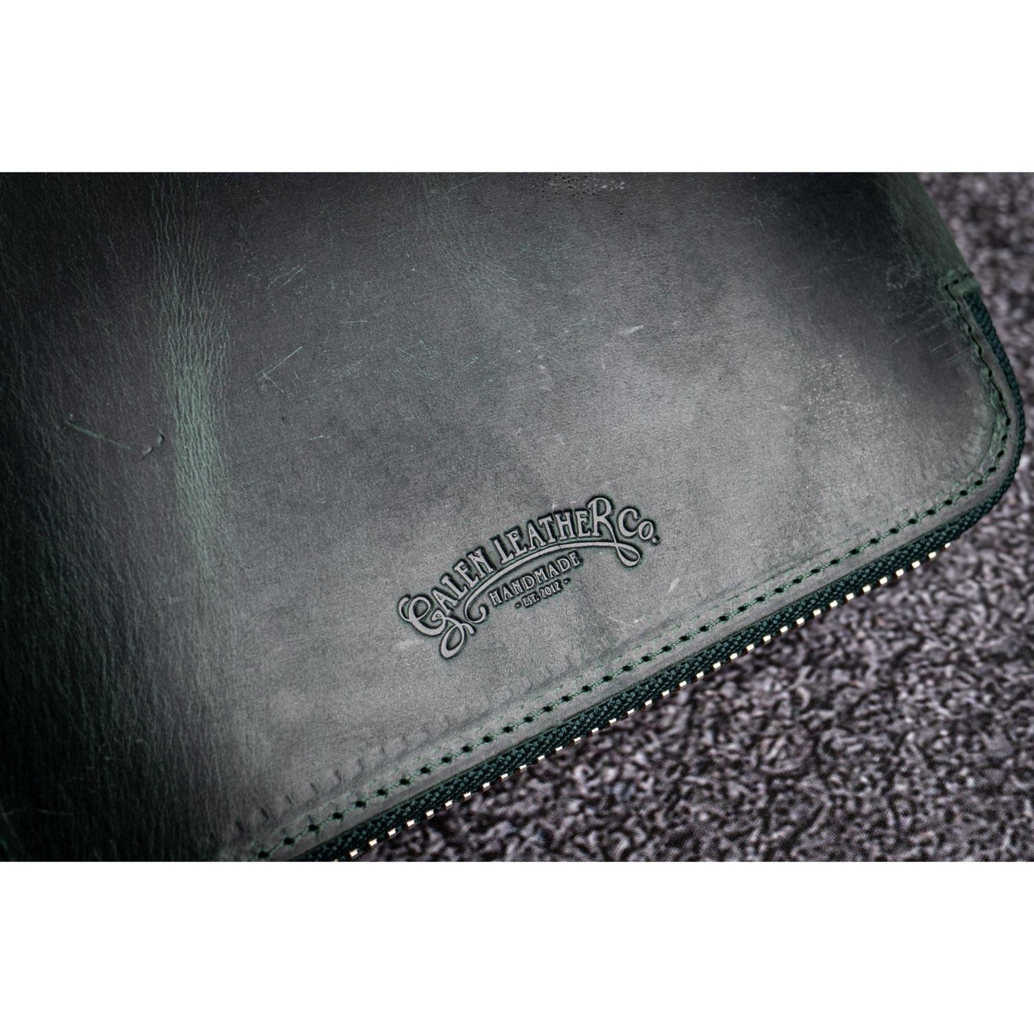 Galen Leather 20 Pen Zipper Case - Crazy Horse Green | Atlas Stationers.