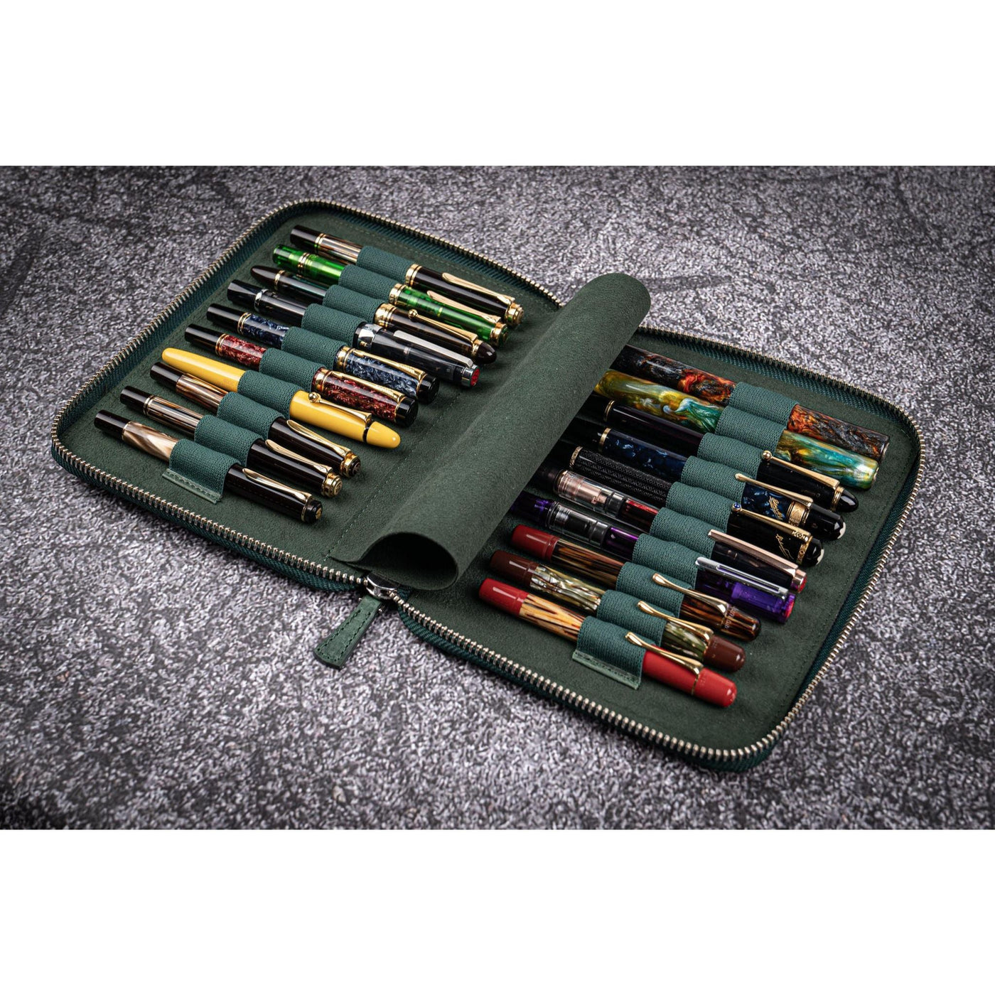 Galen Leather 20 Pen Zipper Case - Crazy Horse Green | Atlas Stationers.